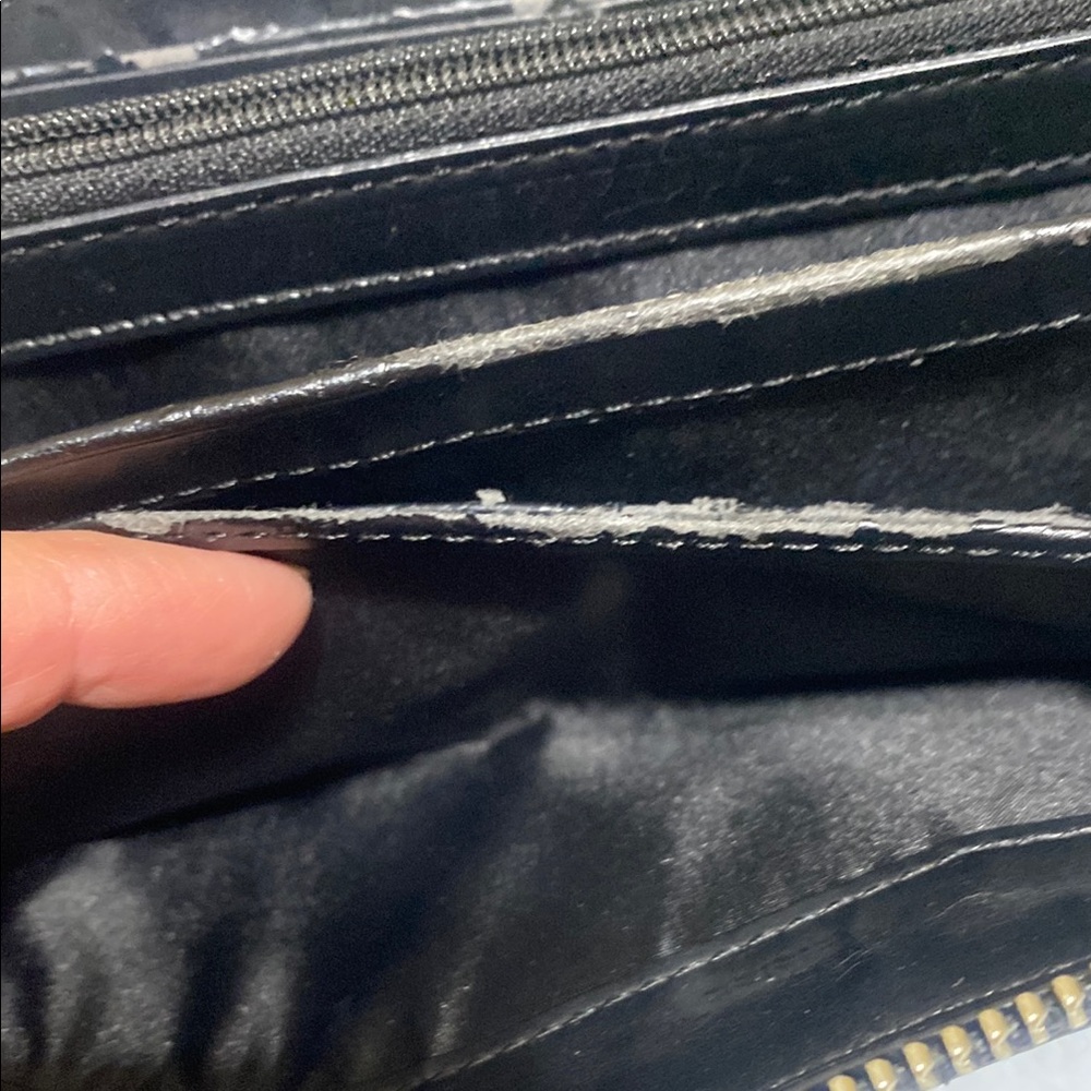 Coach Black Wallet with Distinctive Pattern and converter chain - Picture 11 of 13